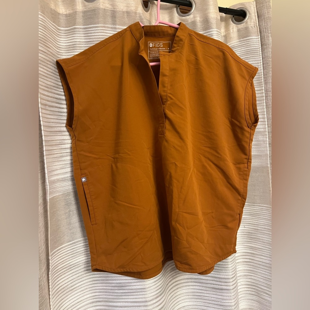 Figs scrubs **SET**oversized top, size medium and joggers, medium petite